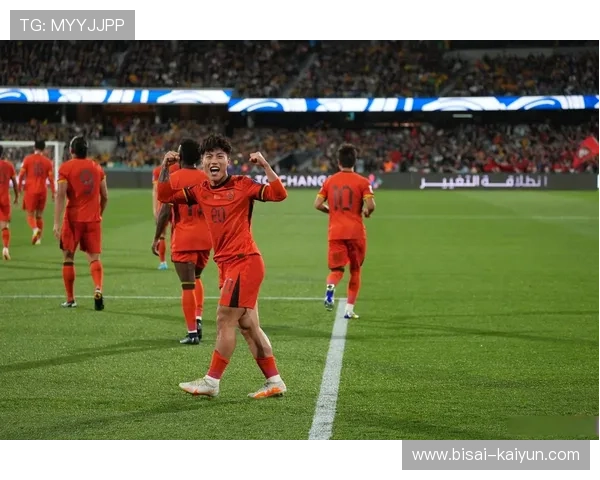 中国足球队迎战日本队备战世界杯预选赛，主帅透露最新阵容与战术安排