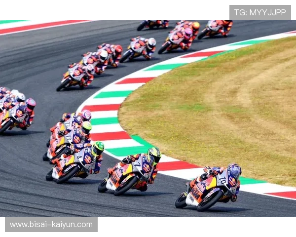 意大利站MotoGP精彩瞬间，车手激烈竞争争夺总积分榜领先